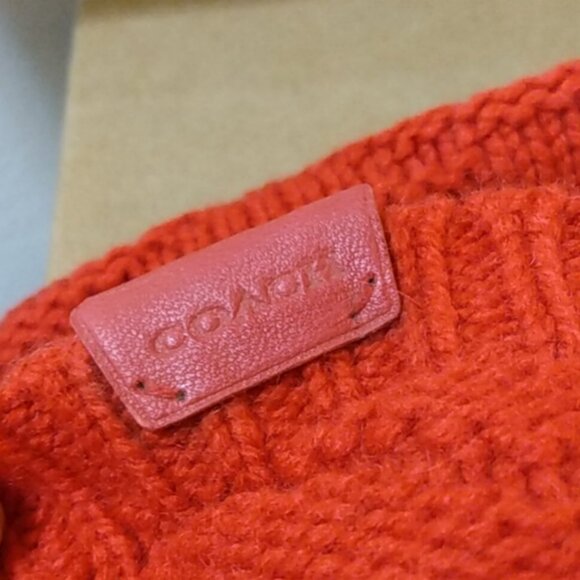 NEW, Coach Cashmere Wool Blend Signature Logo Cable Knit Scarf Shawl - Picture 7 of 16